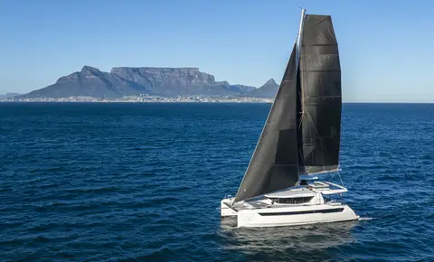 Robertson & Caine boat, official source image