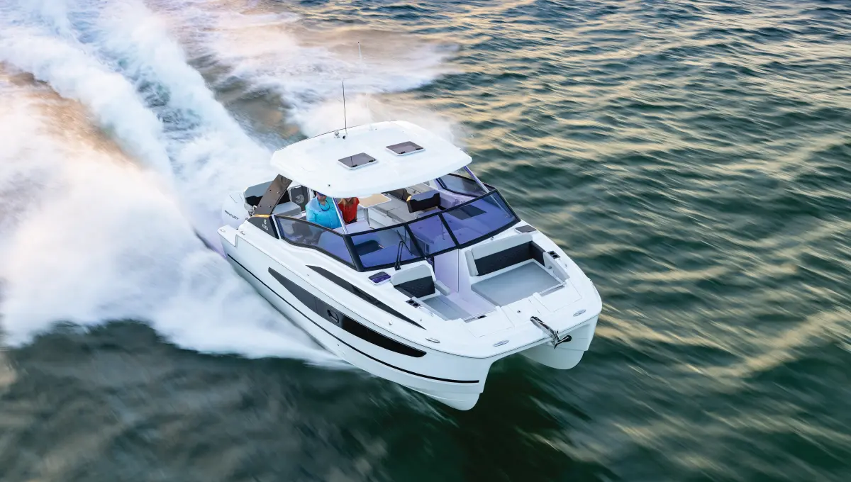 Aquila Power Catamarans 32, official model image