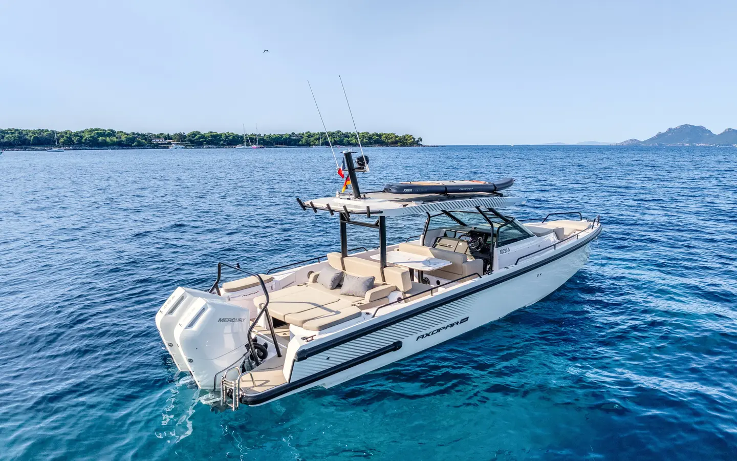 Axopar Axopar 37 Sun Top, official model image