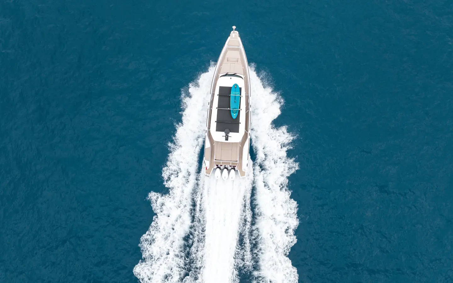 Axopar Axopar 45 Sun Top, official model image