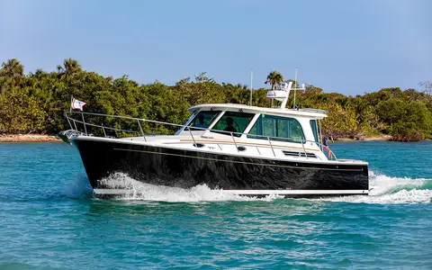 Back Cove Yachts Back Cove 372, official model image