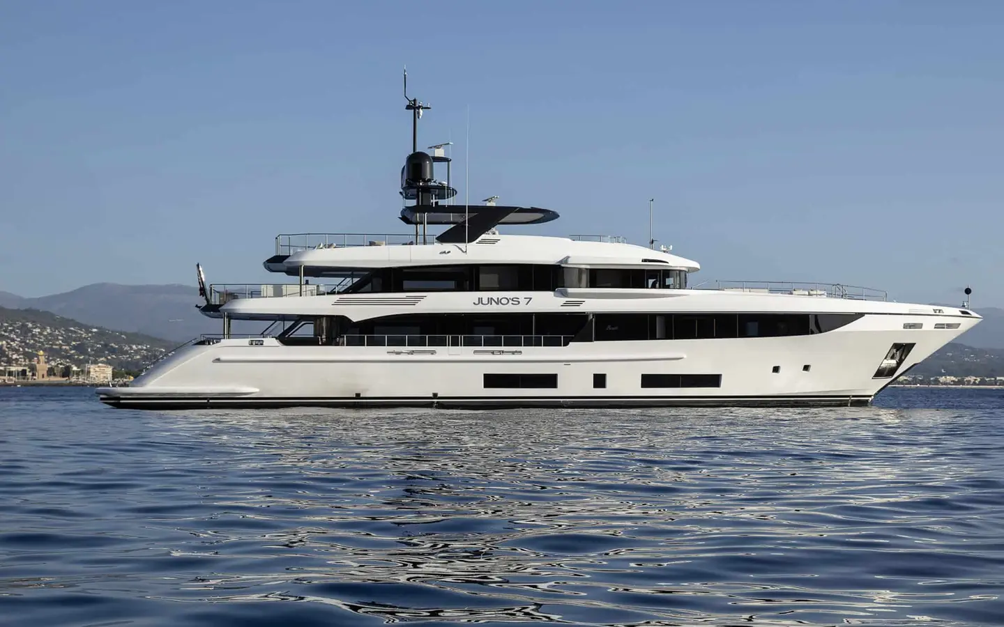 Benetti Class 44M, official model image