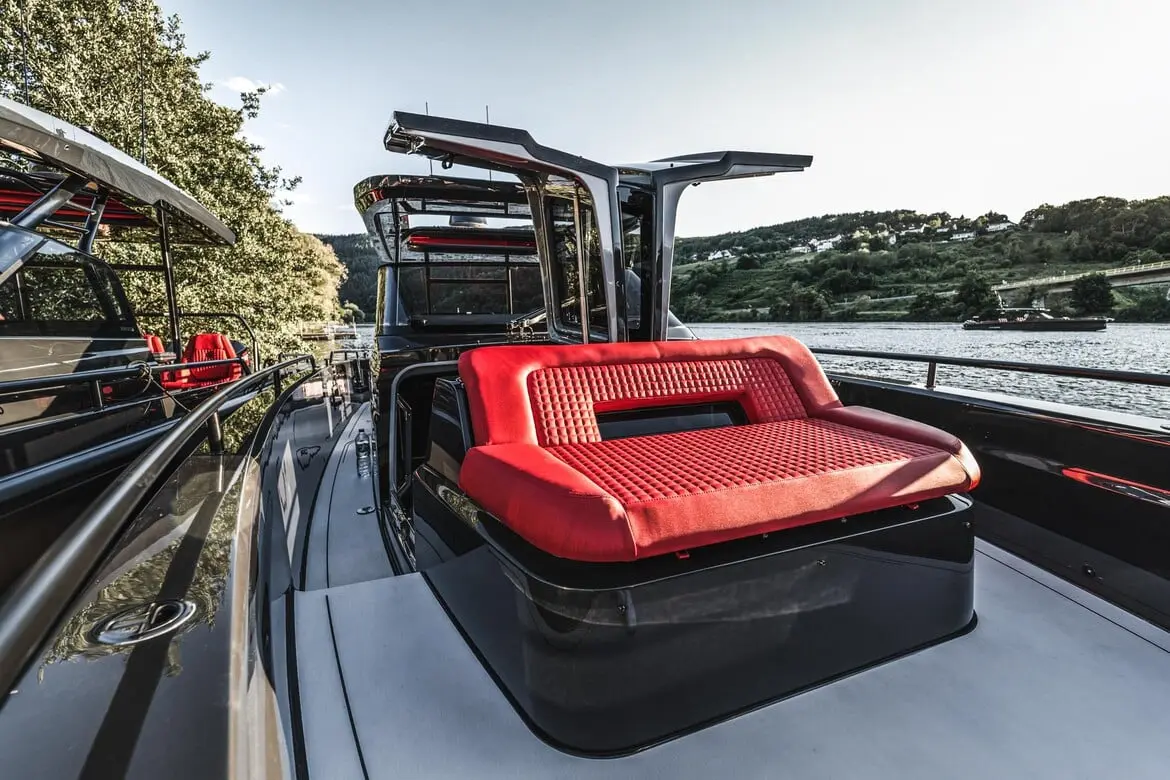 Brabus Marine BRABUS Shadow 900 Spyder and Sun-Top Black Ops Signature Edition, official model image