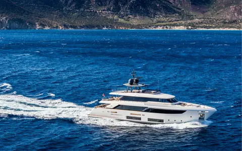 Custom Line Custom-Line-Navetta-33, official model image