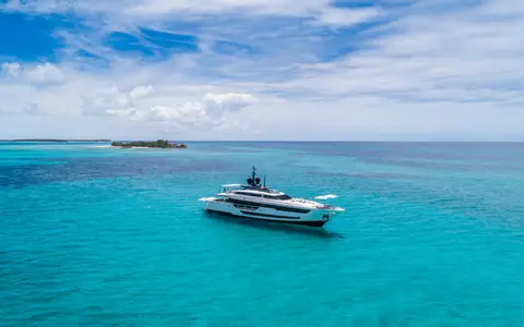 Custom Line, representative image from the Custom-Line-Saetta-120'