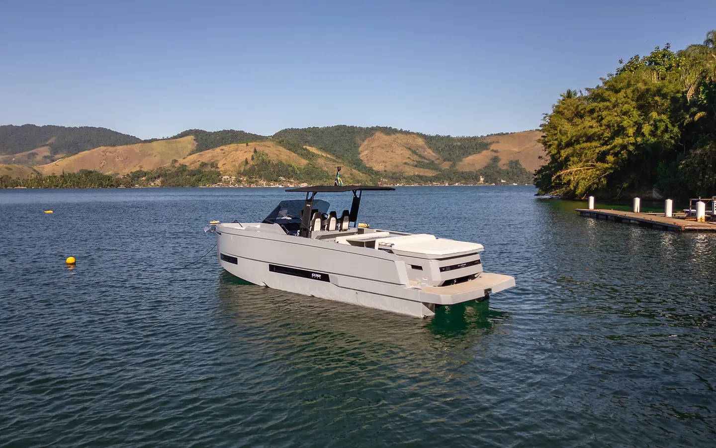 De Antonio Yachts D32-122, official model image