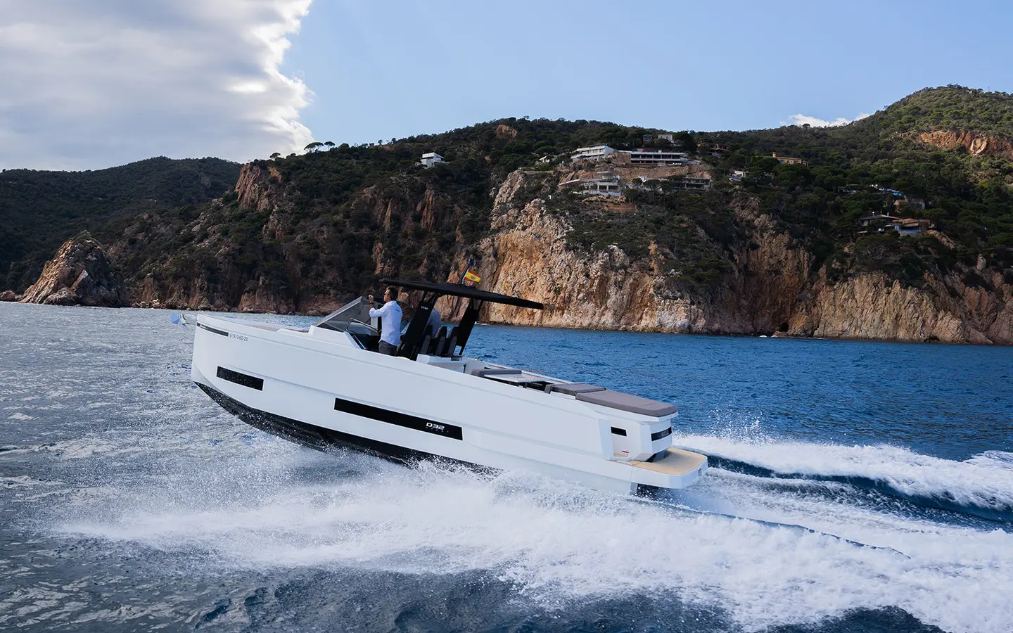 De Antonio Yachts D32-126, official model image