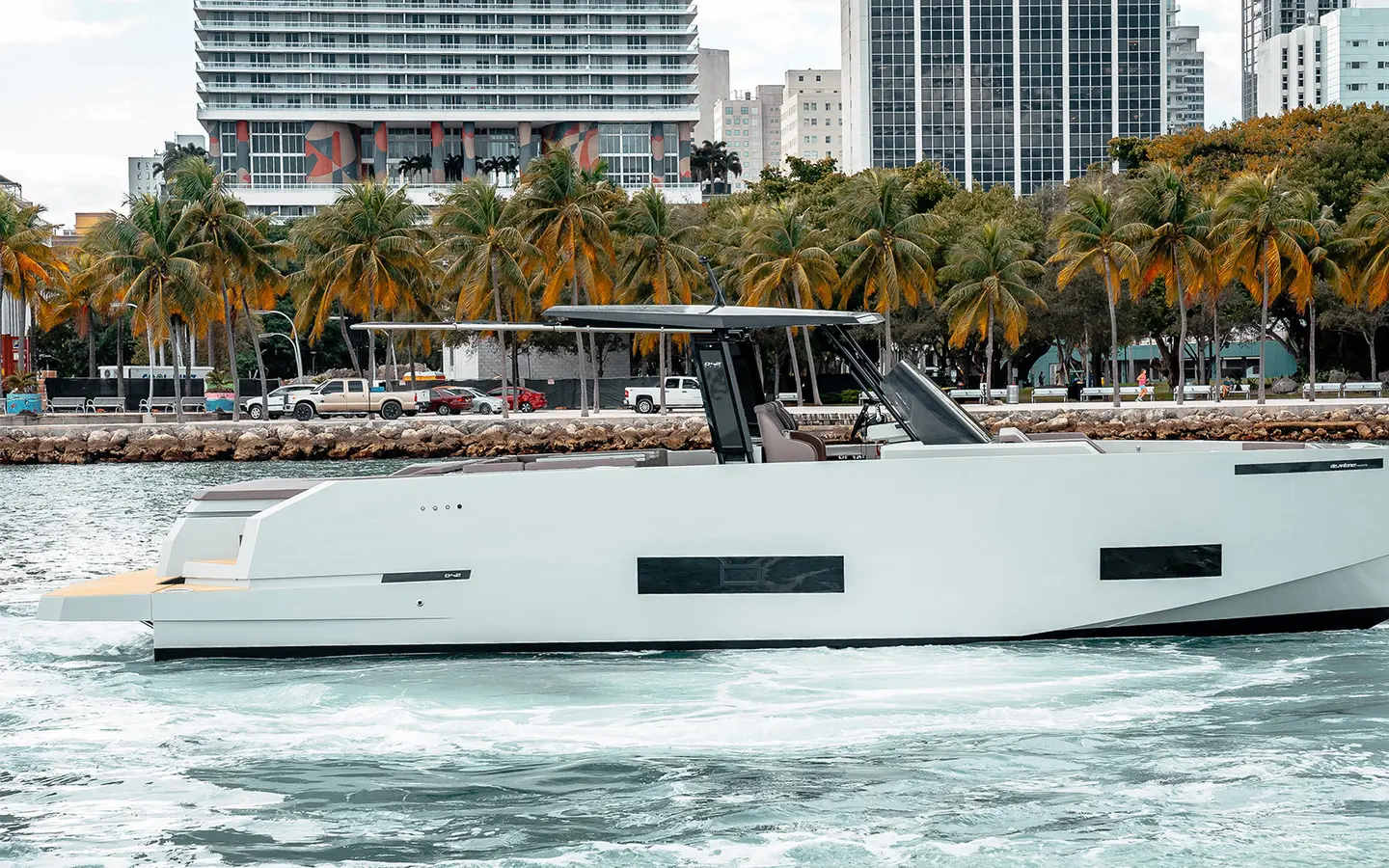 De Antonio Yachts D42-161, official model image