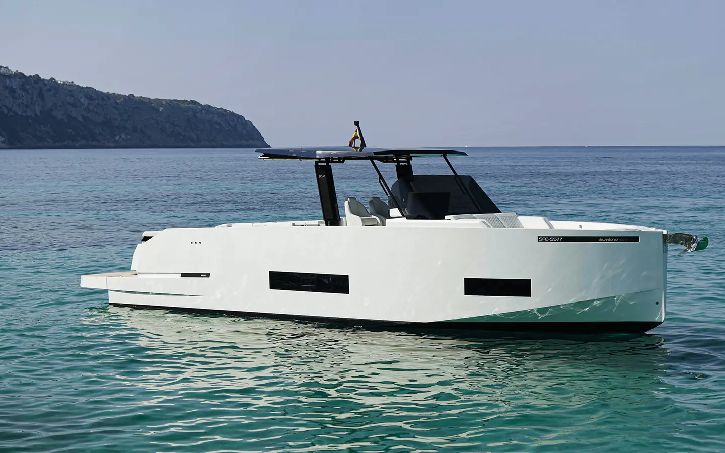 De Antonio Yachts D42-162, official model image