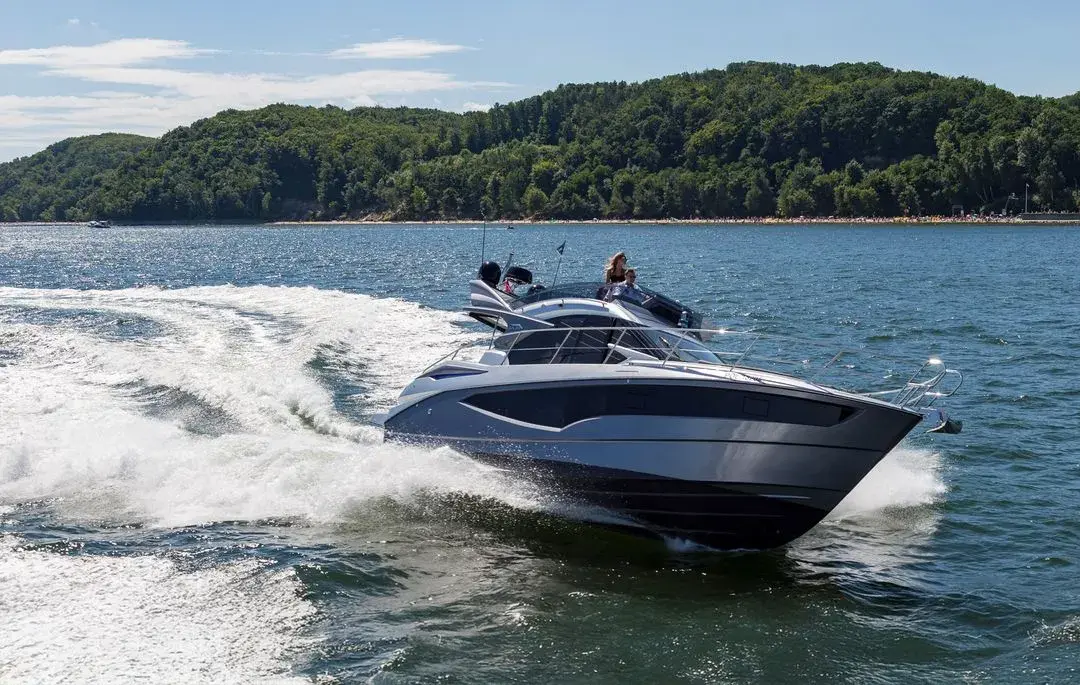 Galeon Galeon 360 FLY, official model image