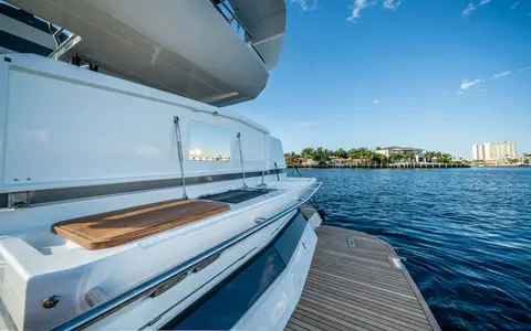 Galeon Galeon 400 FLY, official model image
