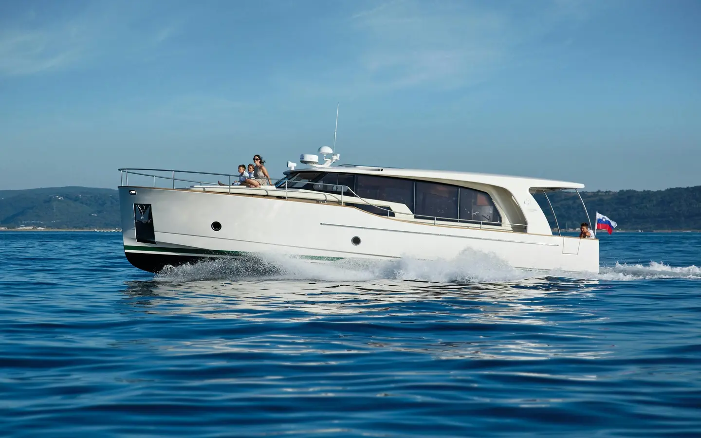 Greenline Greenline 40, official model image