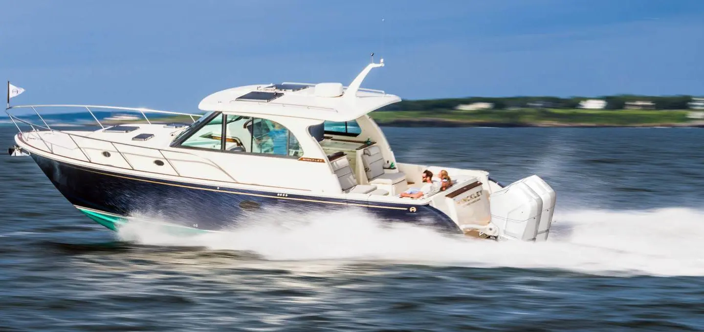 The Hinckley Company Maximum Adventure, official model image
