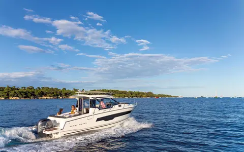 Jeanneau Merry Fisher 795, official model image