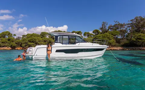 Jeanneau Merry Fisher 895, official model image