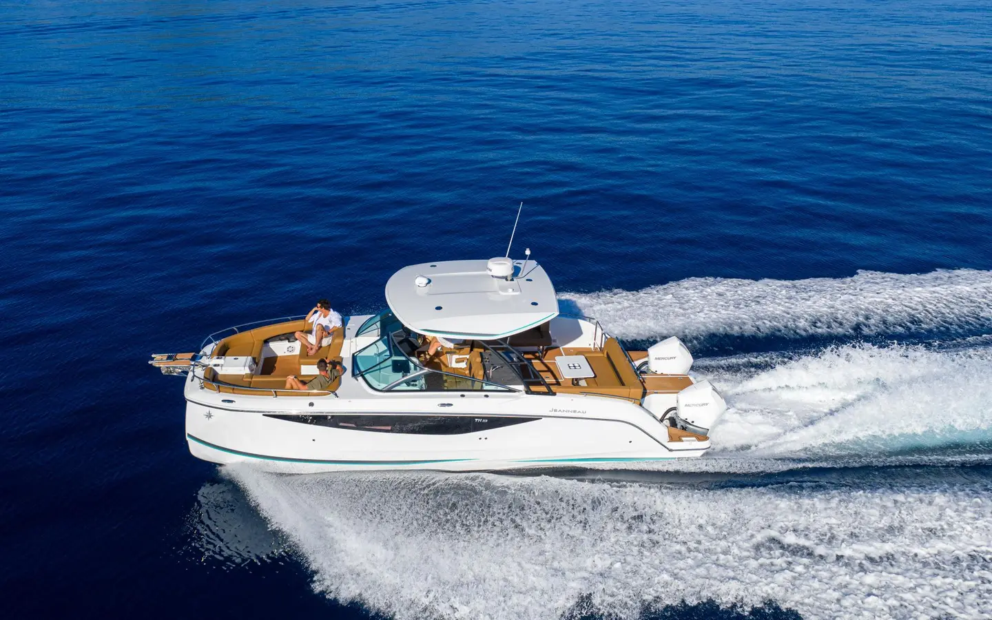 Jeanneau Th33, official model image