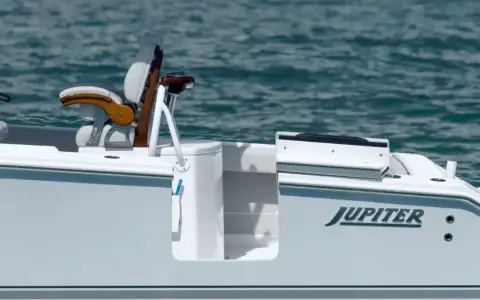Jupiter Marine Jupiter 30 - Jupiter Marine, official model image