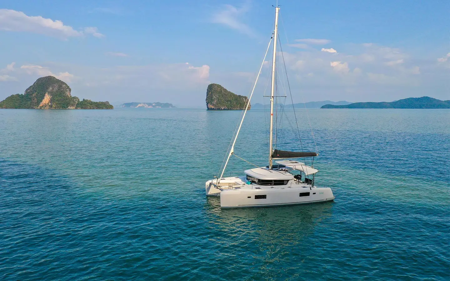 Lagoon Lagoon 42 Millenium, official model image