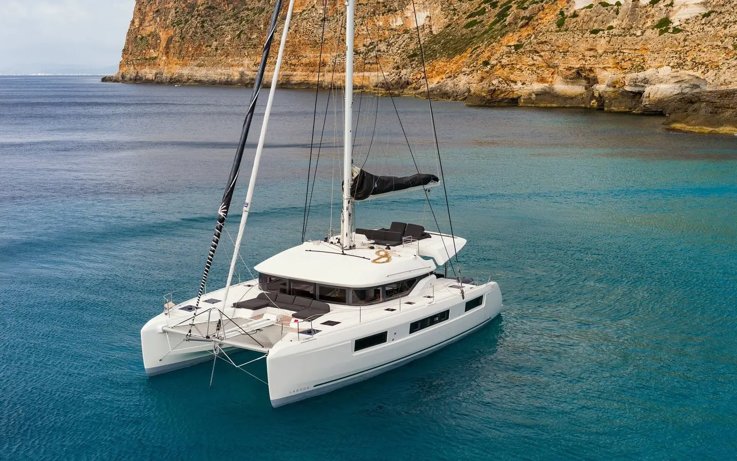 Lagoon Lagoon 50, official model image