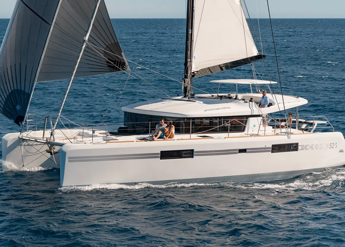Lagoon Lagoon 52 S, official model image