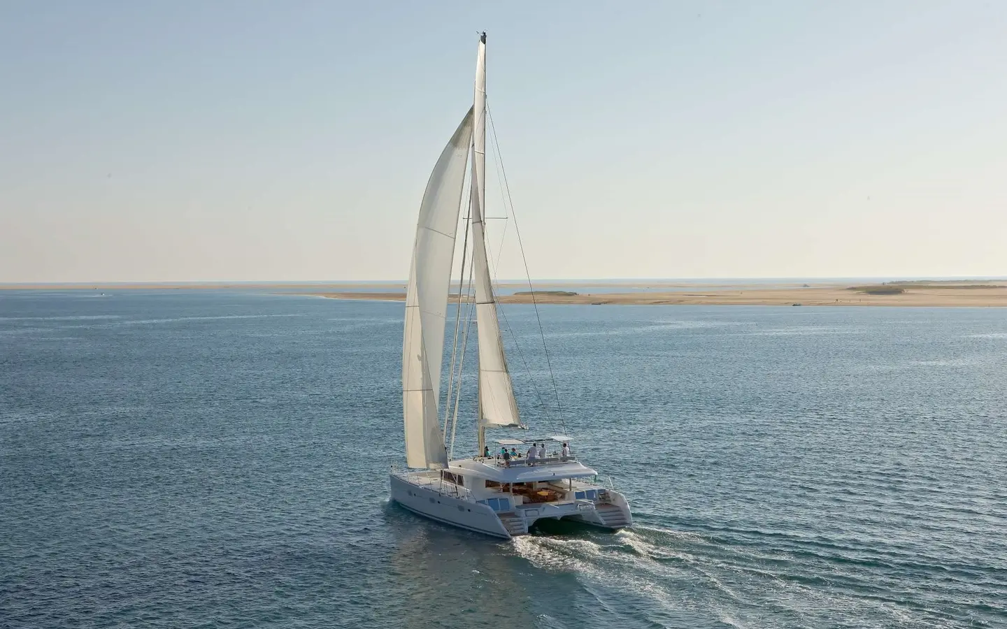 Lagoon Lagoon 620, official model image