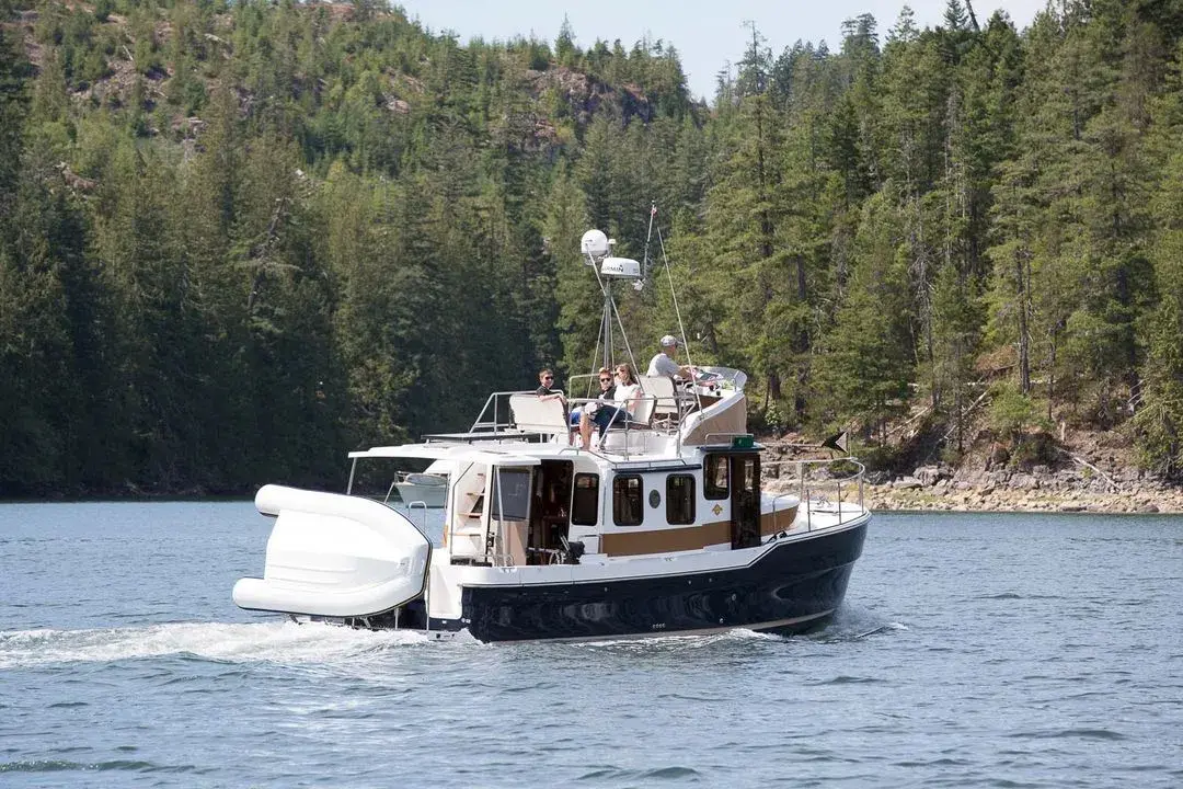 Ranger Tugs Ranger Tugs R-31 CB, official model image