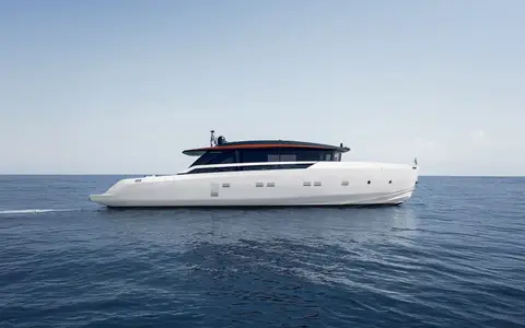Sanlorenzo SP92, official model image