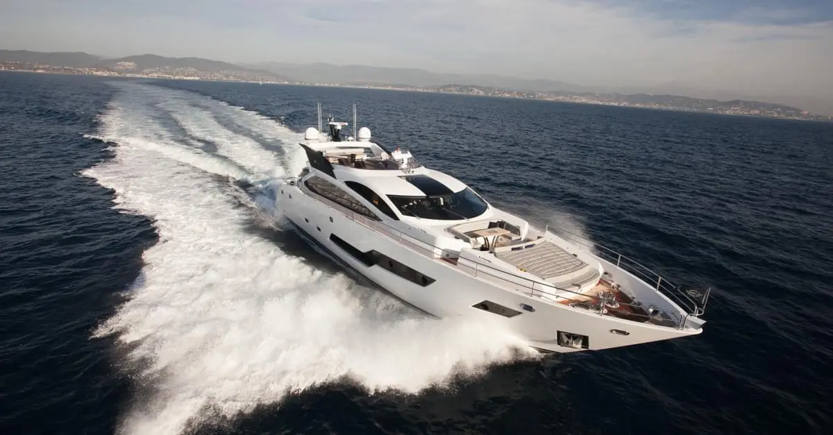 Sunseeker 101 SPORT YACHT, official model image