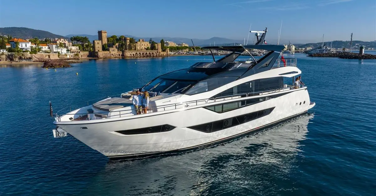 Sunseeker 88 Yacht, official model image